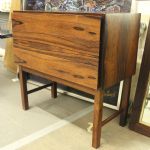 745 1358 CHEST OF DRAWERS